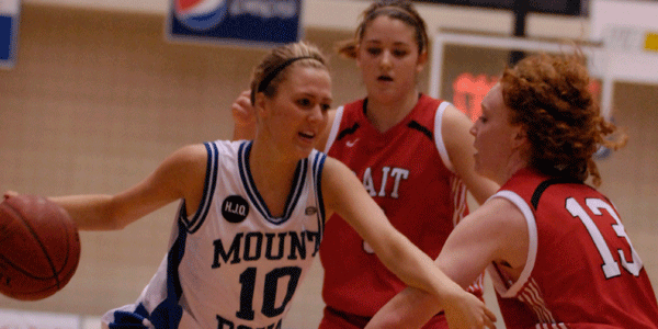 Women’s basketball team loses to SAIT